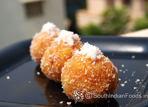 Coconut motichur laddu