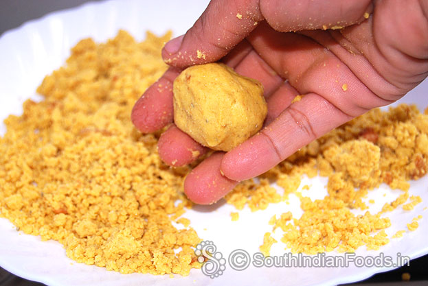 Make lemon size ladoos