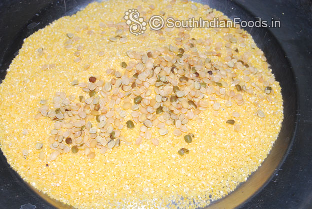 Dry roasted cornmeal & green moong dal