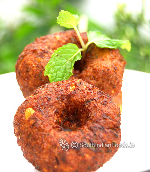 Crispy Lobia Medu Vada