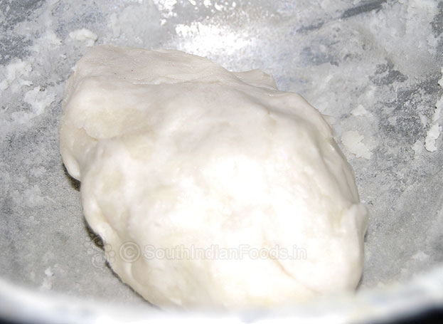 Kolukattai dough is ready, pour 1 tbsp of gingelly oil, make balls