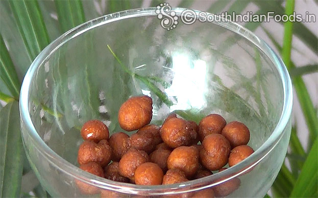 Add fried balls in serving glass