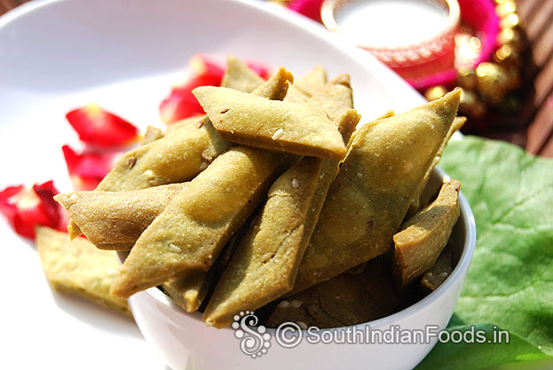 Spicy green diamond biscuits