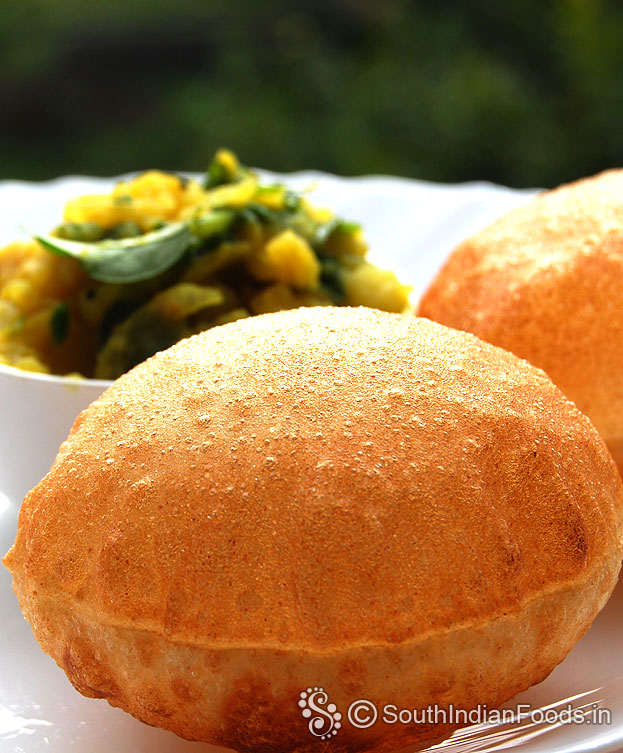 Puffed poori, Serve hot with aloo poori masala