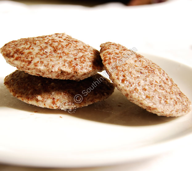 Finger millet idli ready, serve hot with tomato chutney