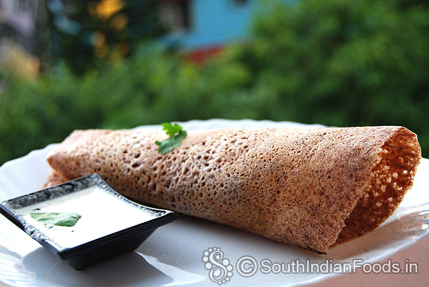 Ragi paper roast ready, serve hot with chutney or sambar