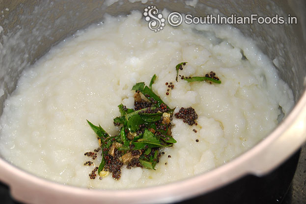 Add seasoned ingredients to curd rice