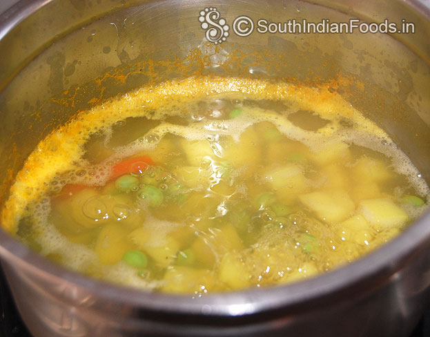 Boil green tuvar, potato , carrot till soft. DrainBoil green tuvar, potato , carrot till soft. Drain water after boiling & Keep it aside