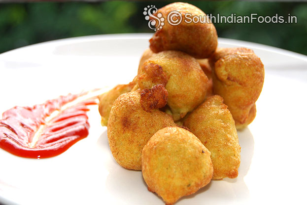 Mini urad dal vada