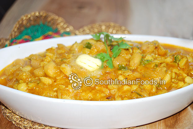 White chickpeas chana gravy