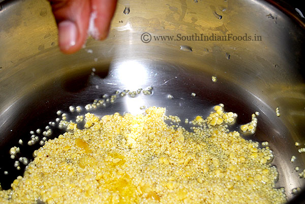 Adding pinch of salt before cooking