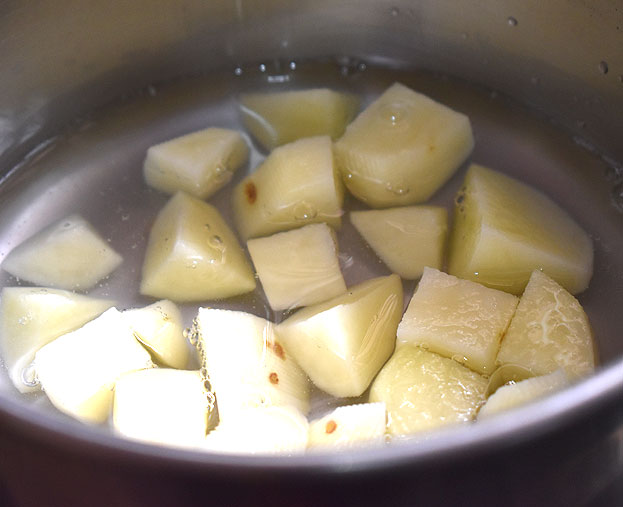 Boil potato cubes