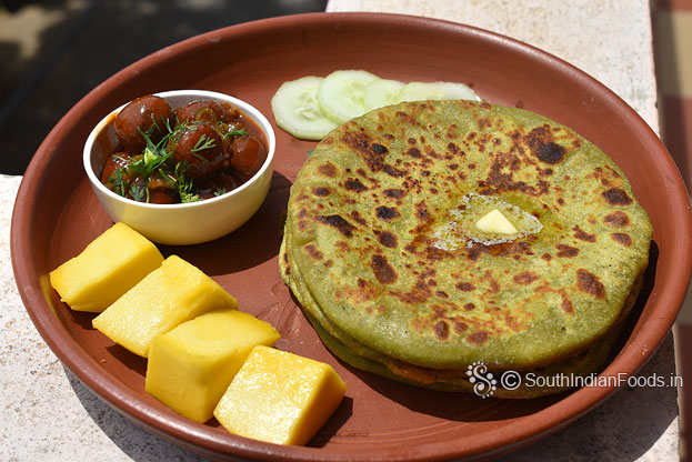 Spinach paratha with potato stuffing