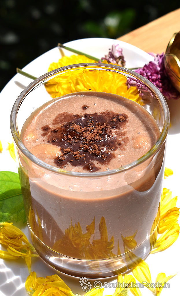 Apple smoothie with cocoa powder