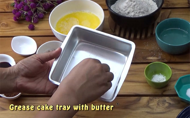Grease tray with butter