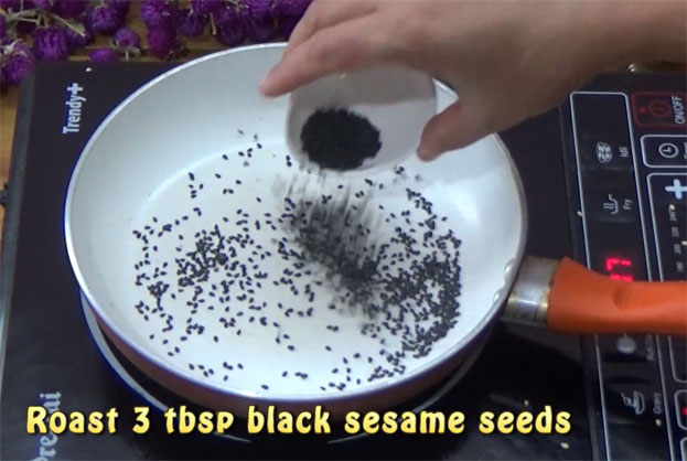 Roast black sesame seeds