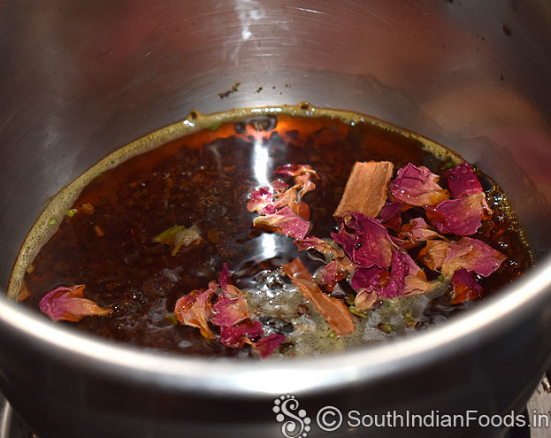 Boi water, add tea powder, dried rose petals, cinnamon