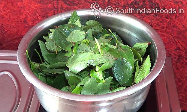 Add gongura leaves