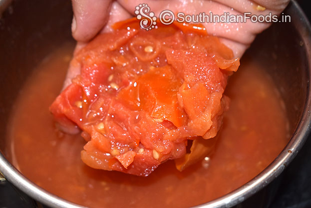 Squeeze tomato & extract juice