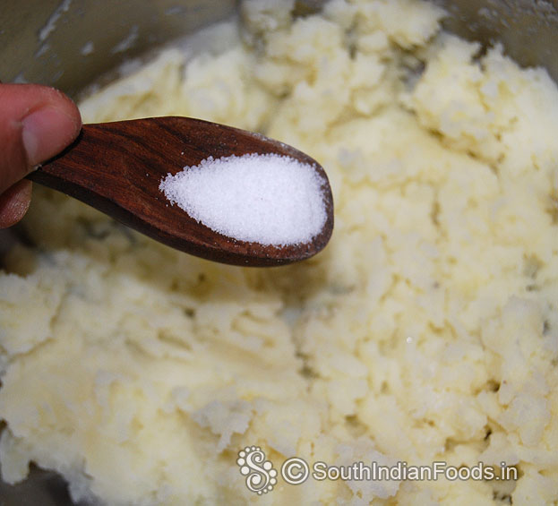 Boil potato, Mash well