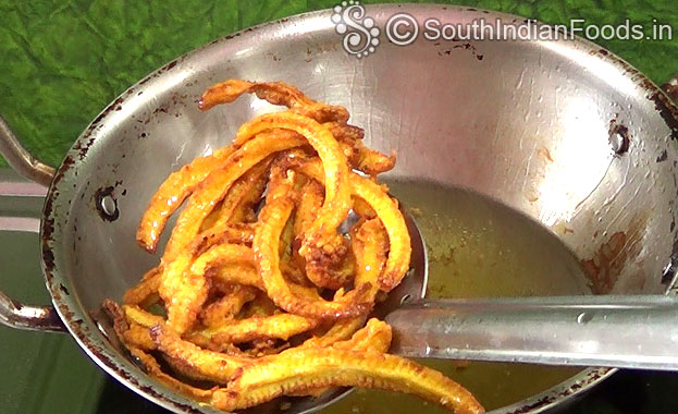 Crispy Baby corn friiter is ready, remove from oil