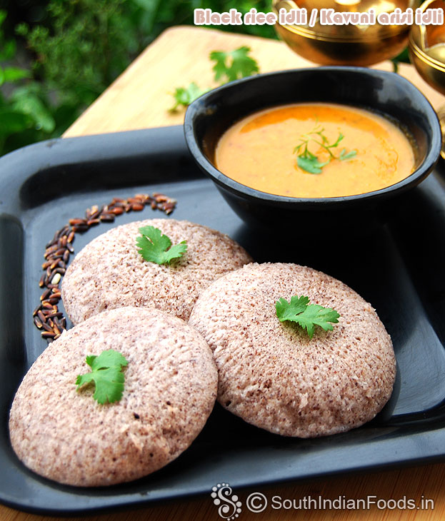 Kavuni arisi idli ready, serve hot with tomato chutney or sambar