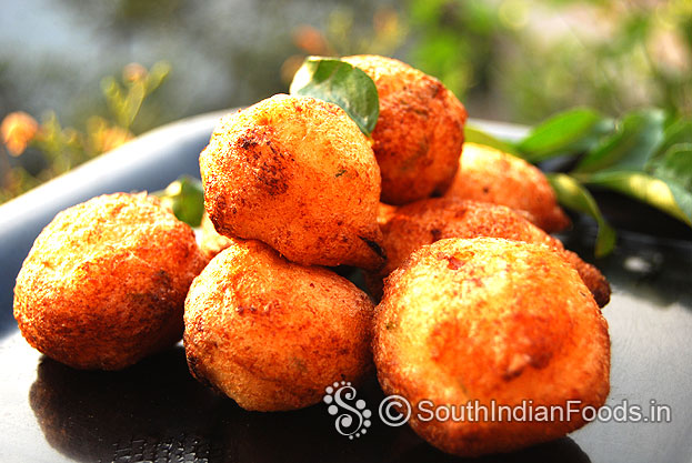 Crispy urad dal bonda