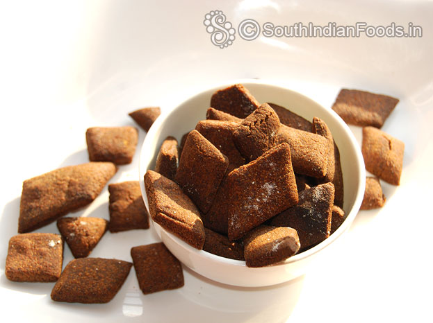 Fried ragi biscuits