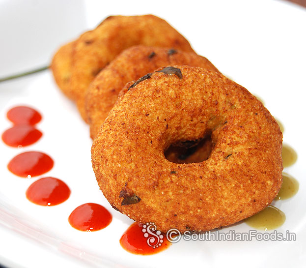 Sooji medhu vada