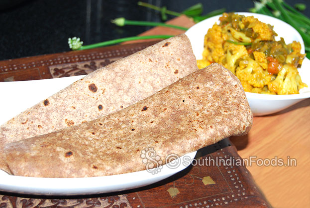 Wheat ragi chapati is ready to serve. Serve hot with any sabji, gravy