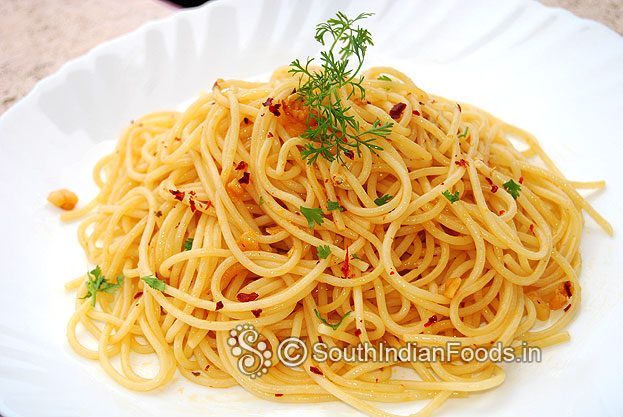 Italian spaghetti aglio olio with red chilli flakes