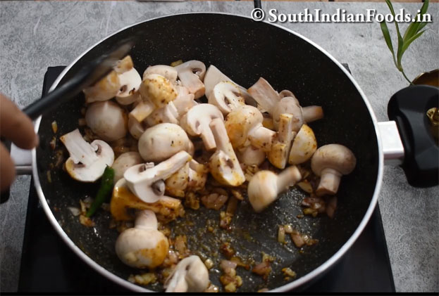Mushroom white sauce pasta recipe step 11
