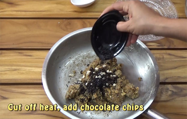 Add chocolate chips[optional]