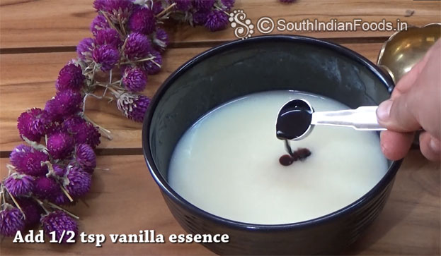 Add vanilla essence, stir well