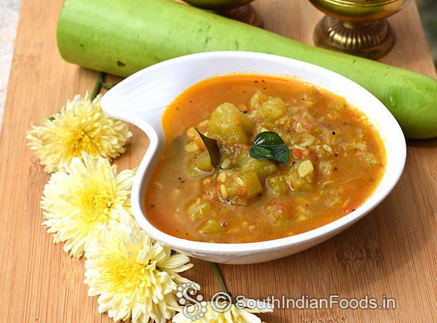 Bottle gourd tomato kuzhambu