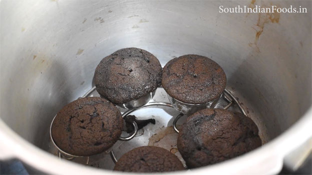 Spongy oreo muffins step 15