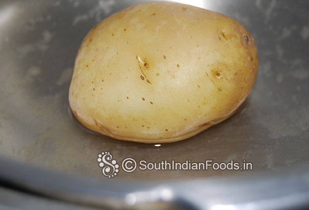 Boiled potato [After 3 whistles], peel off the skin