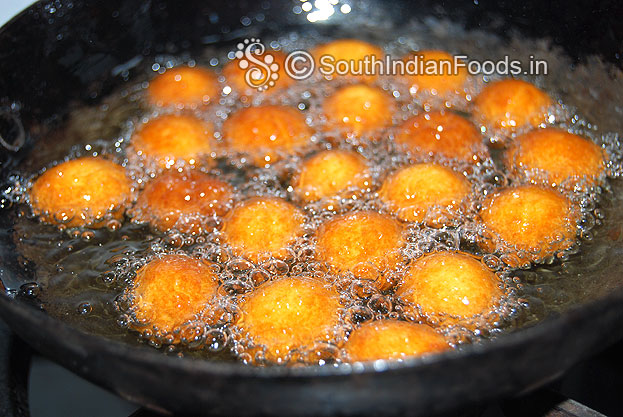 Balls turned golden brown in color, now its ready, take it out from oil