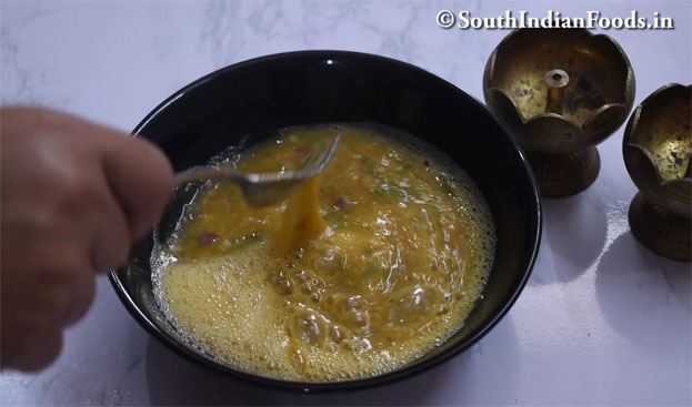 Seasoning with mustard, urad dal & bengal gram