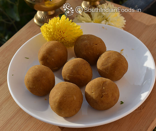 Divide the portion into equal size ladoo