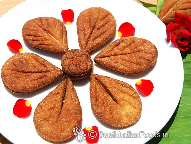 Leaf shaped sweet thekua biscuits