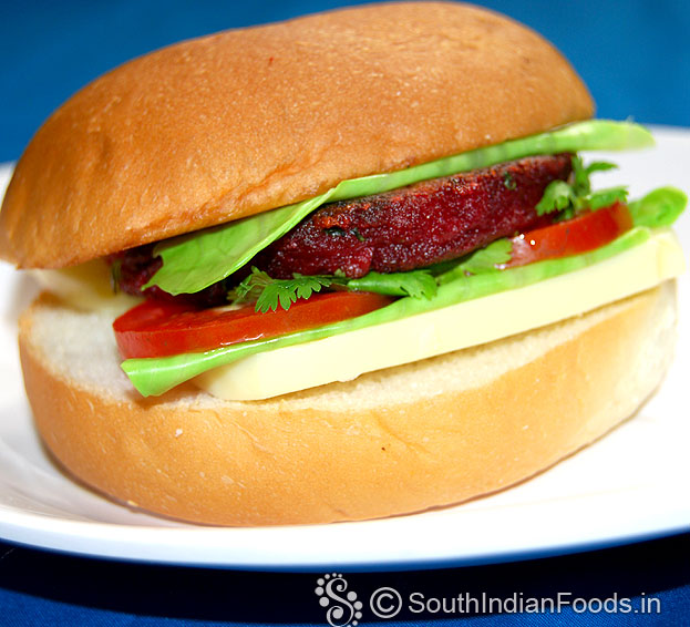 Burger with beetroot tikki