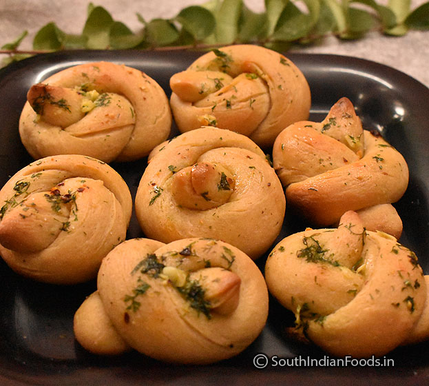 Perfect spongy wheat garlic knots [No maida]