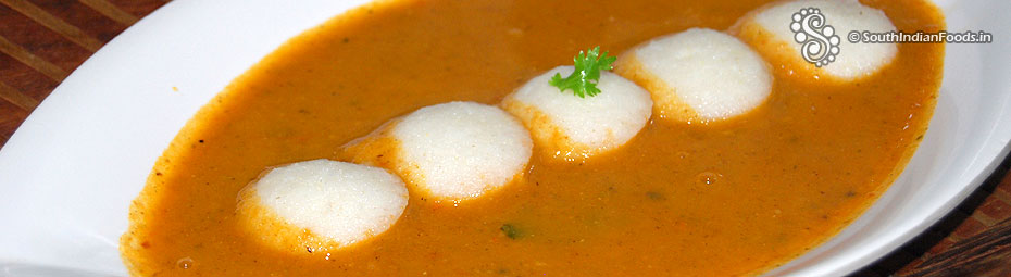 Mini idli in red curry