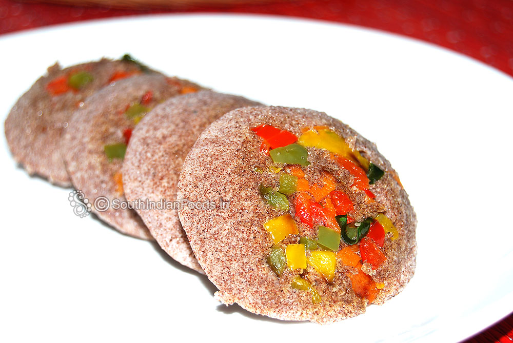 Vegetable ragi idli | Kezhvaragu maavu idli | Fermented finger millet flour idli with vegs